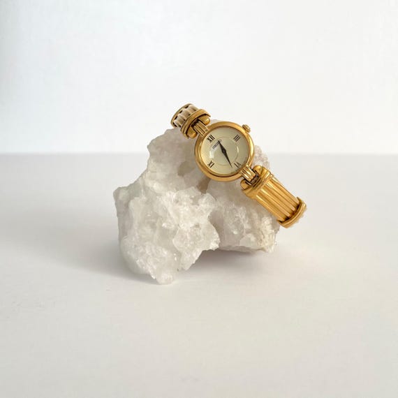 Vintage Gold Tone Cuff Style Seiko Women display picture 2