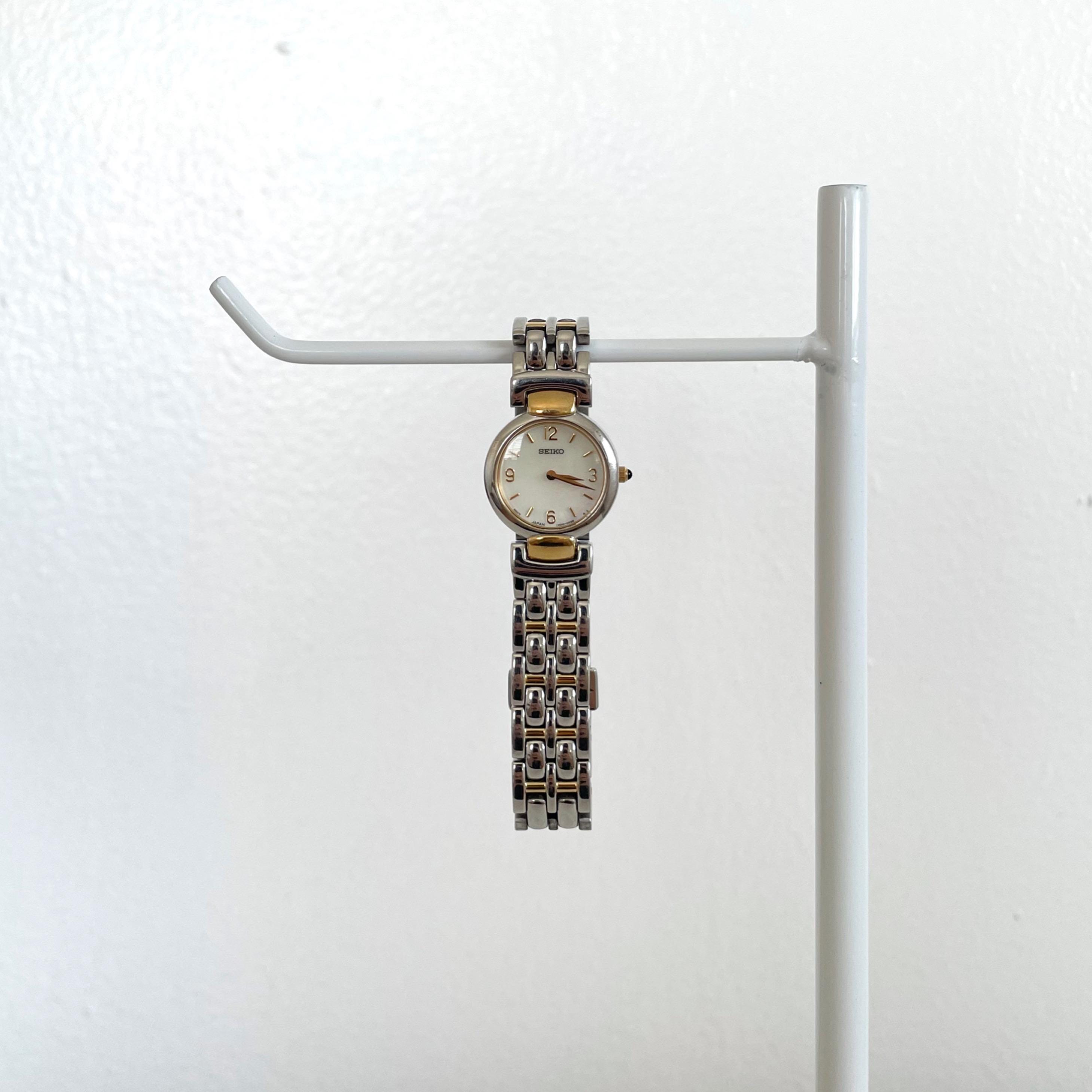 Seiko Vintage Saphire Crystal Round Silver Gold tones Ladies Watch Working Vintage Seiko Ladies Watch – Two-Tone Oval Classic | Gilded  main image 3