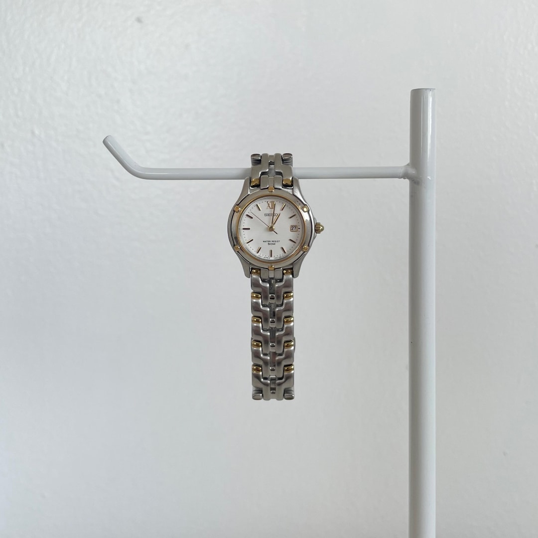 SEIKO LADIES SMALL ROUND FACE WRISTWATCH CA 00598 Vintage Seiko Watch Women main image 3