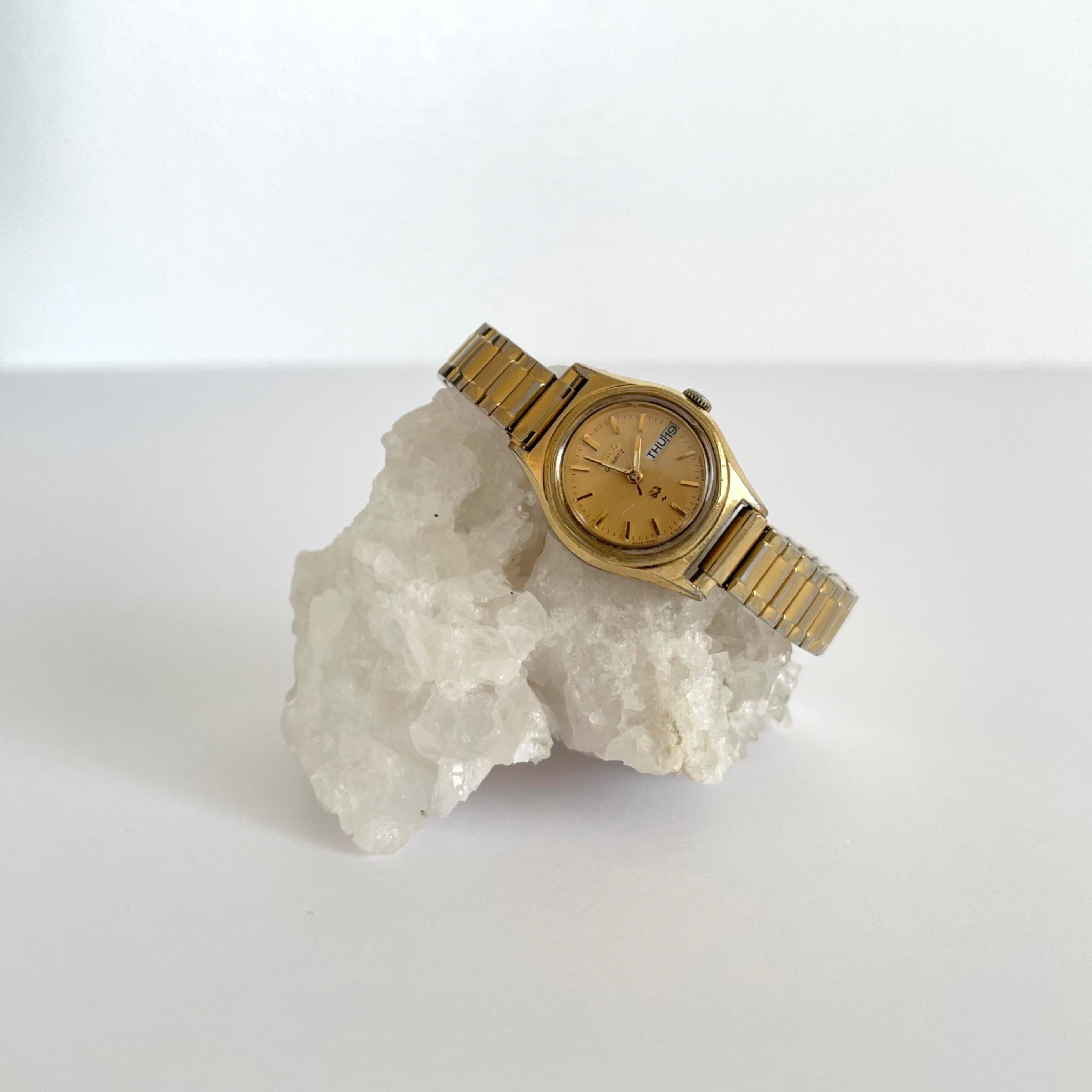 Vintage Seiko Gold-tone Ladies Stretch Bracelet Watch Vintage Pulsar by Seiko Women main image 2