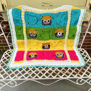 Baby blanket Minion theme, Bright colors baby blanket, Minion Baby blanket