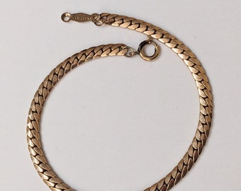 14 Karat Gold Filled Herringbone Bracelet 8 Inches Long, 4mm Wide Classic Vintage 1990s 6.7 Grams Signed D&B