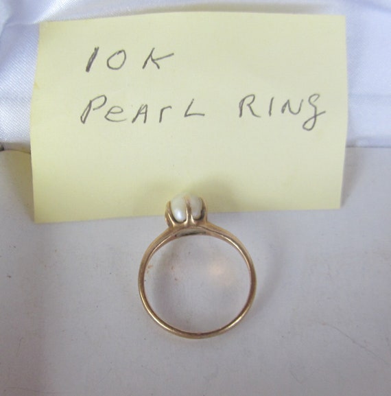 10k Yellow Gold Pearl Ladies Ring Size 6 - image 2