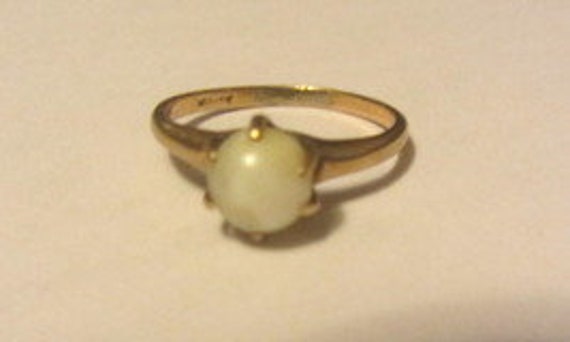 10k Yellow Gold Pearl Ladies Ring Size 6 - image 3
