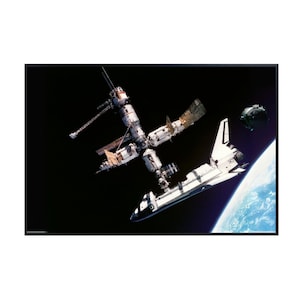 Atlantis angedockt an Mir Weltraum Fotografie Druck - Galaxy Space Space Shuttle Astronomie Dekor