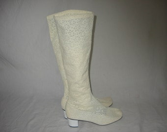 Vintage Absolutely Fabulous Rare Bertlyn White Stretch Lace Fabric Chunky Heels Mod Go Go Shoes Twiggy 60's Boots Size 6 - 6 1/2