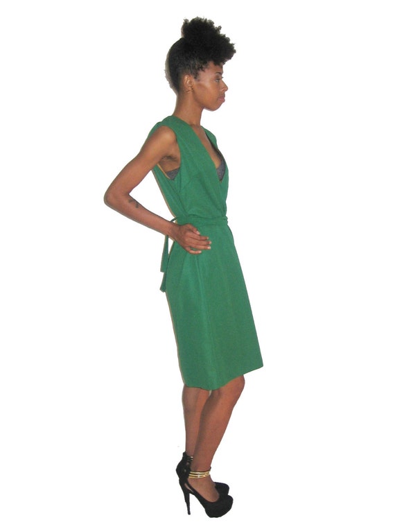 Vintage Green Sleeveless V-Neck Belted Mod Dress - image 3