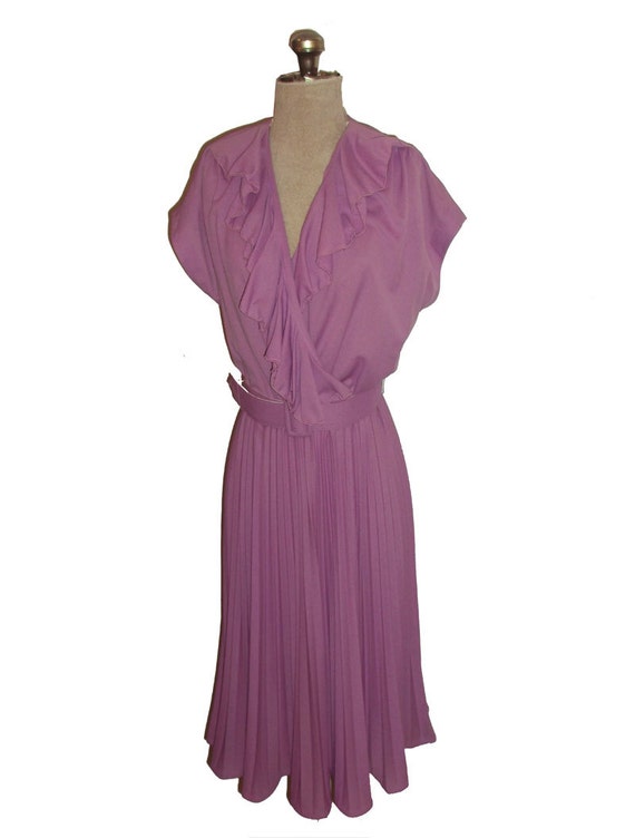 Vintage Themes Lavender Plunging Neck Ruffle Plea… - image 2