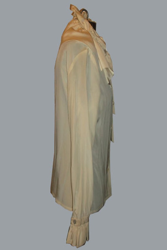 Vintage Rare Cream Ruffled Flounce Ascot Tie Neck… - image 3