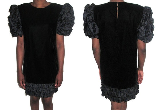 Vintage Maggy London by Jeannene Booher Black Origami Ruffle Tier 