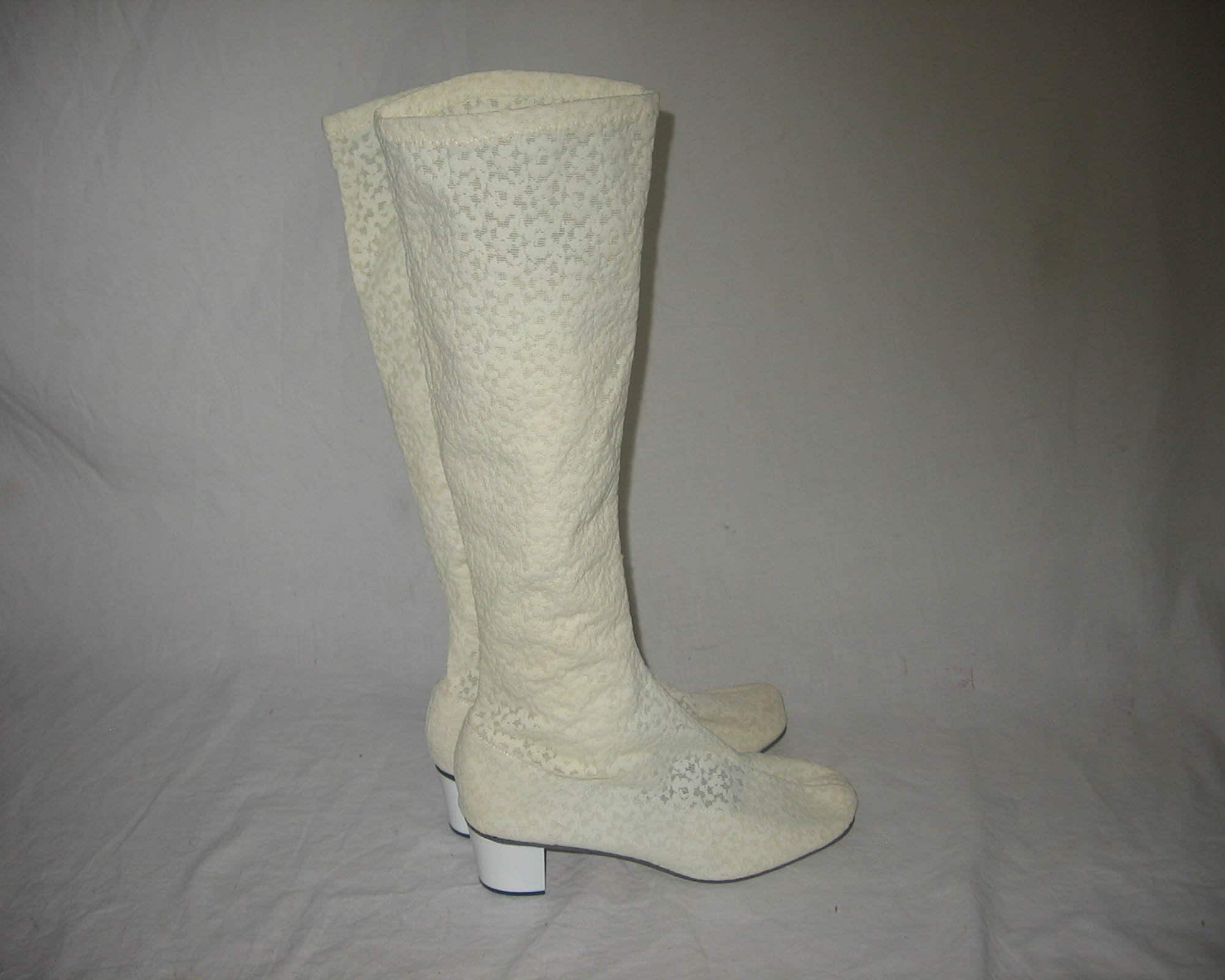 Vintage Absolutely Fabulous Rare Bertlyn White Stretch Lace Fabric Chunky Heels Mod Go Go Shoes Twiggy 60's Boots Size 6 - 6 1/2