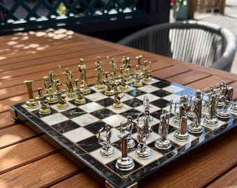 Gegoten metalen schaakset Romeinse rijk | Houten schaakbord met marmerlook 25 x 25 CM (10 x 10") Julius Caesar-schaakfiguren met historisch thema