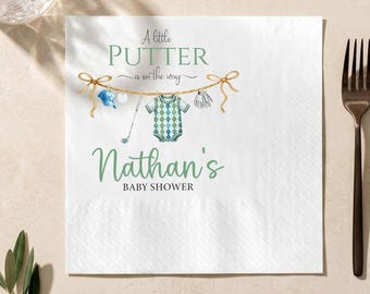 Gepersonaliseerde servetten met golfthema: "Een kleine golfer is onderweg", op maat gemaakte servetten voor een babyshower voor een jongetje.