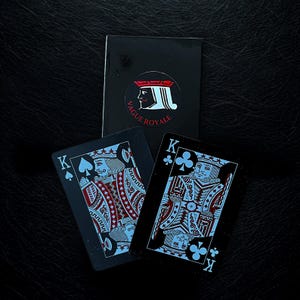 Cartes à jouer noir rouge imperméables, cartes de poker, cartes tour de magie, jeu de cartes | 54 cartes, souples, brillantes, PVC, cadeau.