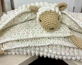 Schema all'uncinetto per coperta per neonati a forma di agnello/pecora