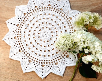 4 Centrini Vintage All’Uncinetto Bianchi – 19 Cm, Sottopiatto Rotondo In Cotone Fatto A Mano, Decorazioni Rustiche Per Matrimoni E Feste
