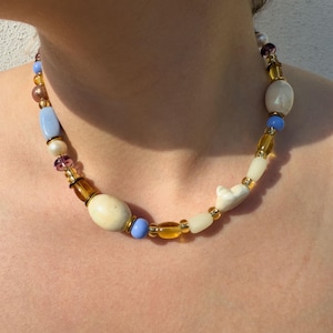 Handgjort Murano-glaspärlhalsband: Neutrala pärlsmycken i sommar