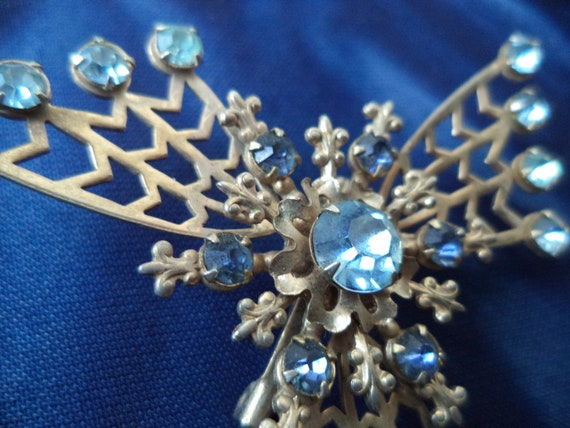 Vintage Art Deco Starburst Brooch Blue Rhinestone… - image 6