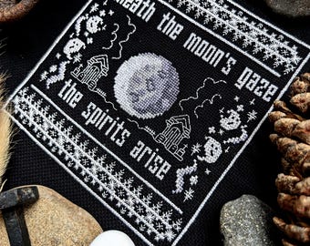 Moon's Gaze - Halloween Horror - Modern Cross Stitch Kit DIY