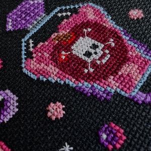 Pick Your Poison - Halloween Horror - Modern Cross Stitch Kit DIY bild 3