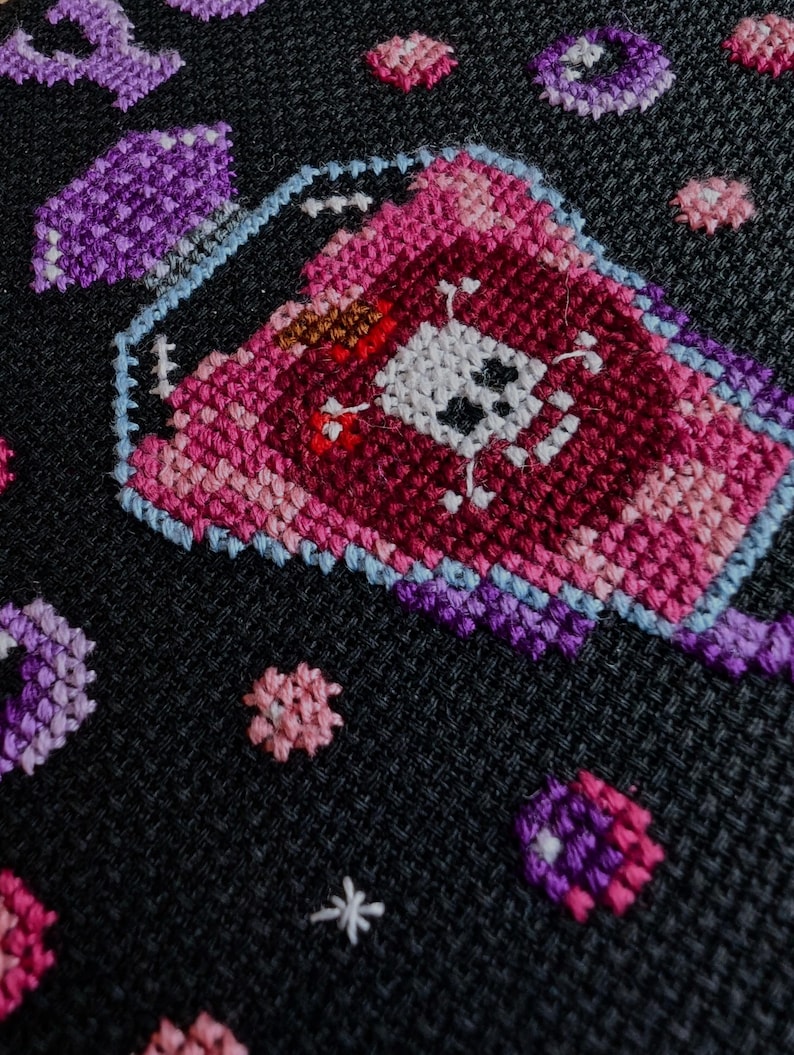 Pick Your Poison - Halloween Horror - Modern Cross Stitch Kit DIY bild 3