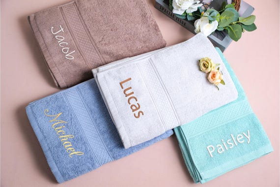 Personalized Bath Towel, Personalized Gift, Custom Embroidered Towel with Name, Bridesmaid Gifts, Party Favor, Gift for Her, Bathroom Decor
