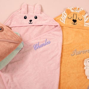 名前入り刺繍入りフード付きベビータオル、カスタムベビーネームタオル、ベビーギフト、女の子男の子向けベビーシャワーギフト、幼児用バスタオル