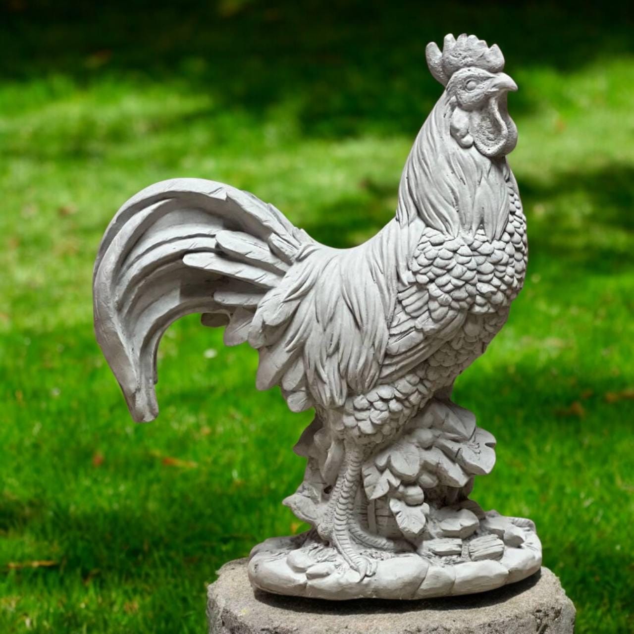 Statue, Animal | Rooster, Large, Natural Concrete (Local  Decorative Rooster Finial Statue in Weathered Gray display picture 1