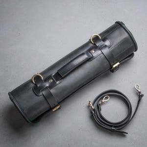 Rouleau de couteaux en cuir pur fait main - Rouleau de couteaux pliant en cuir noir - Rouleau de couteaux personnalisé pour chef - Étui porte-couteaux en cuir véritable
