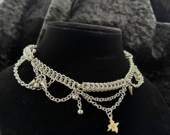 ¡Collar de vértebras de cota de malla!