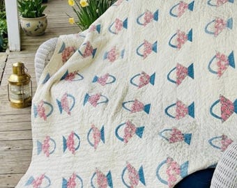 Antieke mandquiltsnijder quilt uit de jaren 1890 | Kleine stukwerkmanden | 63 x 76 inch