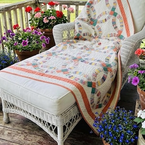 Vintage jaren 40 dubbele trouwringquilt | Handgewatteerd | Feedsack-stoffen | 76" x 80"
