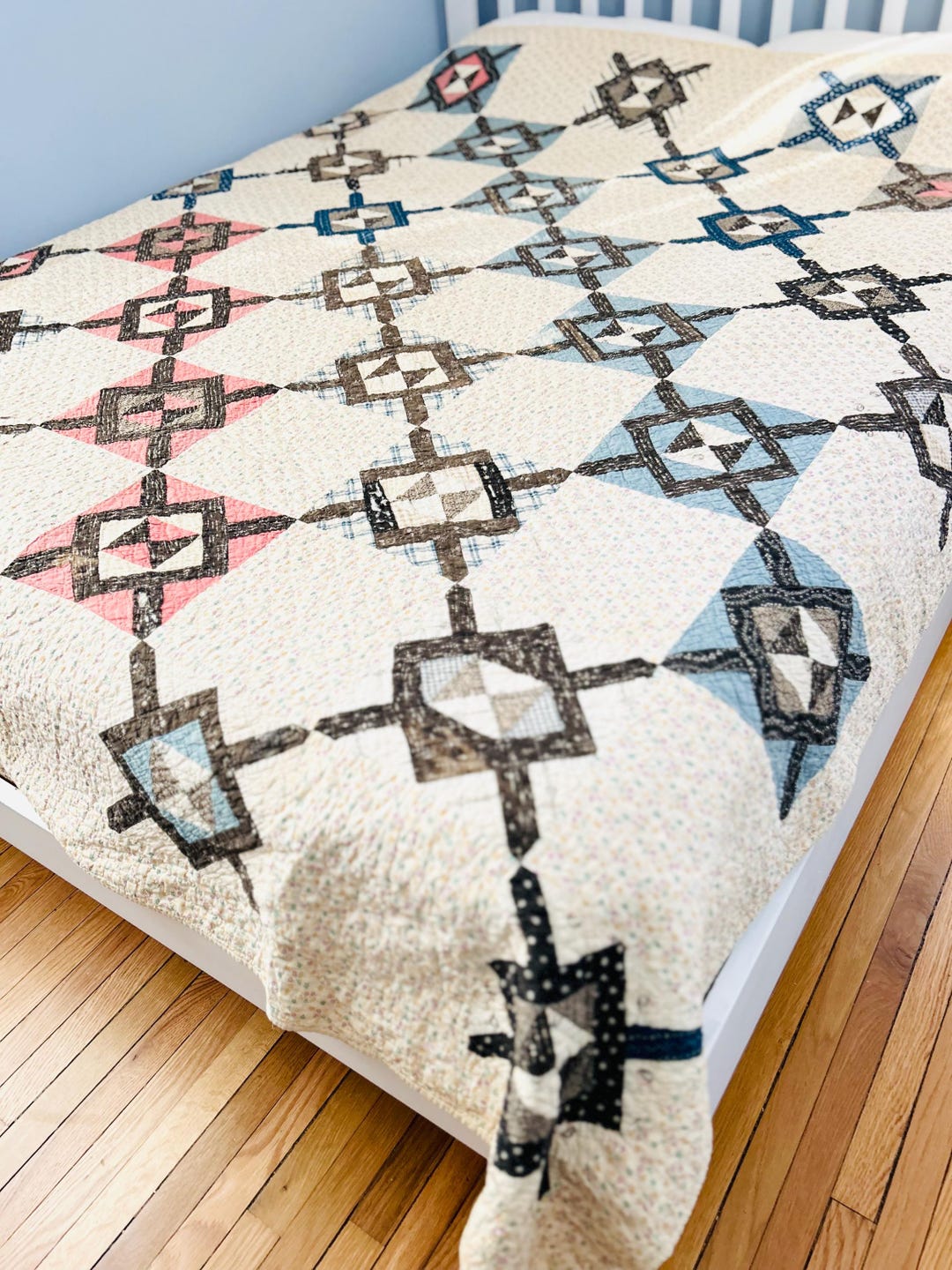 Rare Antique Sunbeam With Hourglass Quilt; 1880-1910; Hand-quilted ...