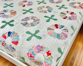 アンティークドレスデンプレートキルト：1930年代のハンドキルティング