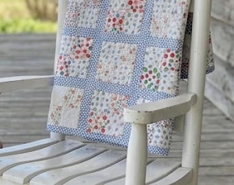 Vintage kinderquilt met vier patches uit de jaren 40 | Patchwork kinderkamerdecoratie | 29" x 30"