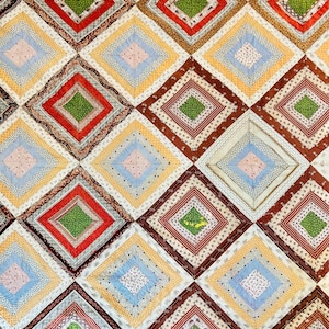 Weiße Hausstufen Antike Sommerdecke; circa 1870er-1880er, antiker Quilt; handgenähter Quilt; 170cm mal 192cm