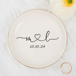 Plato de cerámica personalizado para anillos, plato para anillos de boda personalizado, regalos de compromiso, regalo para parejas, plato para anillos de aniversario de pareja, regalo para ella