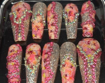 Hand Decorated Press-On Nails (nail glue included)