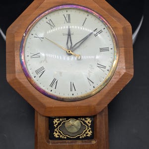 Vintage United Clock - Etsy