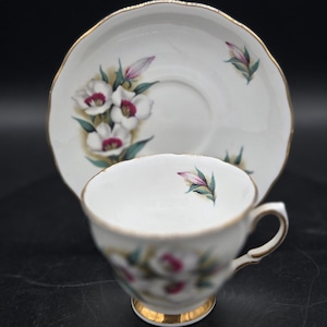 Vintage Colclough Floral Teacup and Saucer – Bone China England – Pattern 7877 – Gold Trim