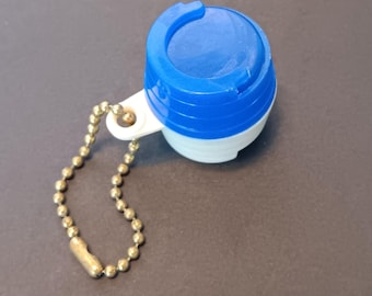 Vintage Plastic Coin Holder Keychain