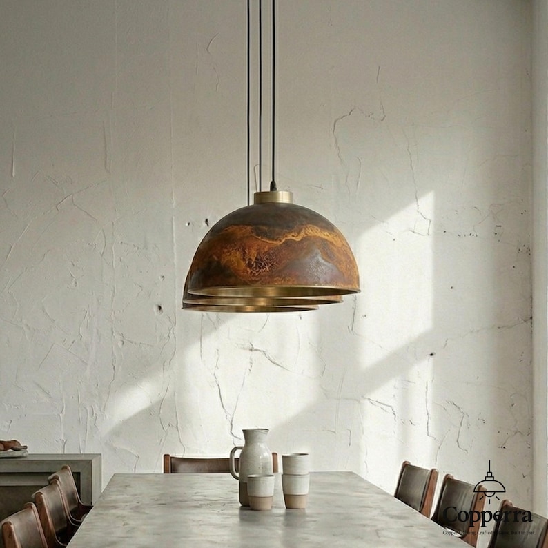 Kupolformad taklampa i mässing, rustik handgjord köksö, taklampa i vintage-patina bild 7