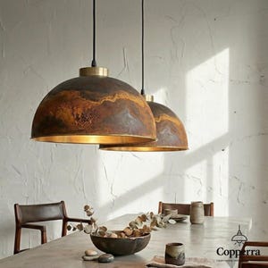 Kupolformad taklampa i mässing, rustik handgjord köksö, taklampa i vintage-patina bild 5