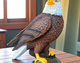 Bald Eagle Statue – Patriotic Resin Figurine for Home, Office & Cafe Decor