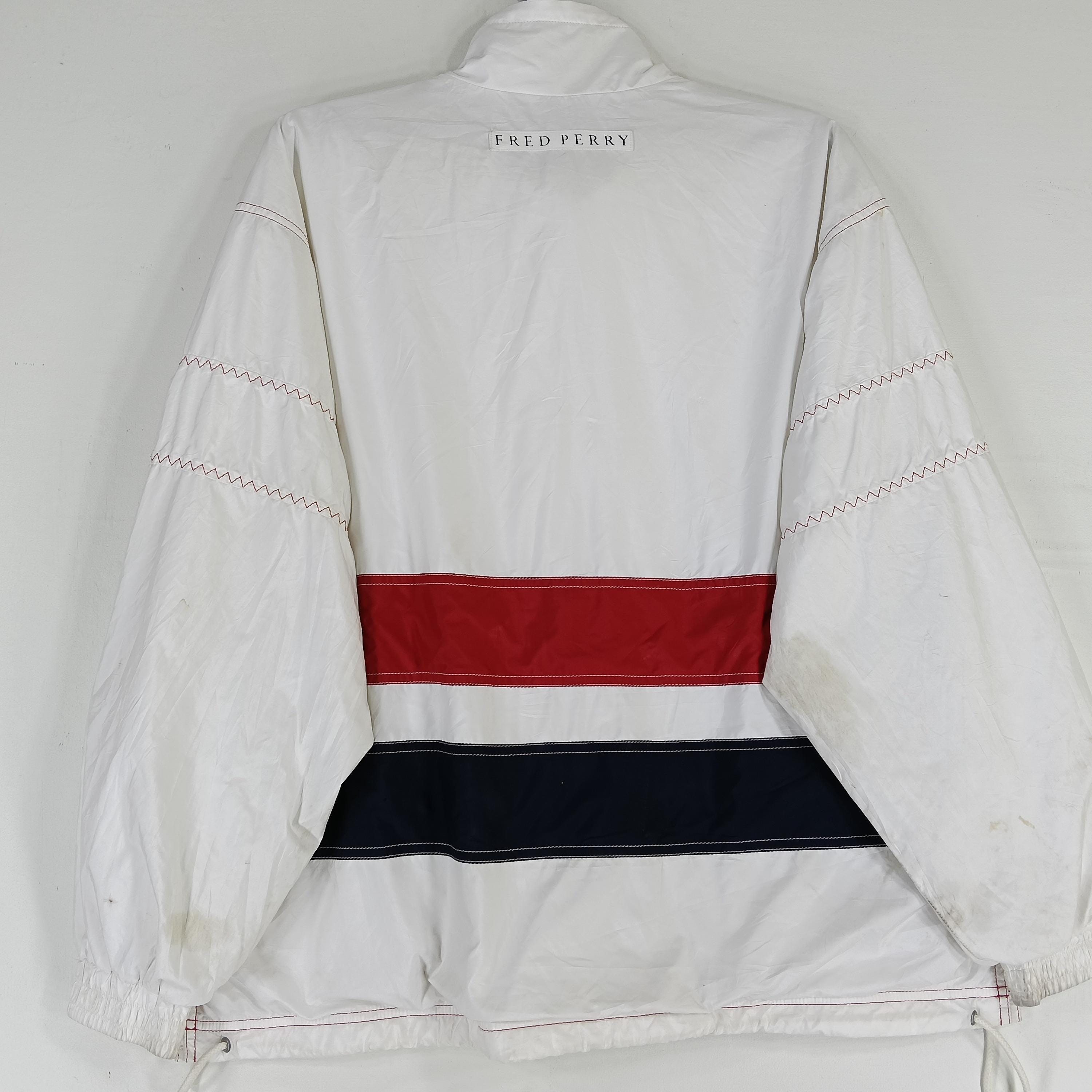 Vintage 90's Casual Fred Perry White Medium Windbreaker Jacket