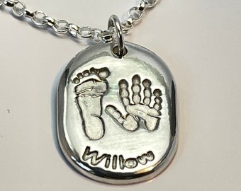 Handprint Necklace, Actual Hand Print, Handprint Name, Handprint Necklace, Name Necklace, Jewelry for mom, Gift For Mom, footprint jewelry