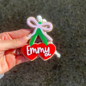 Etiqueta de acrílico com cereja para o Dia dos Namorados – Etiqueta de bolsa personalizada com nome em forma de coração – Etiqueta para cesta de presentes ou caixa de cartão para crianças