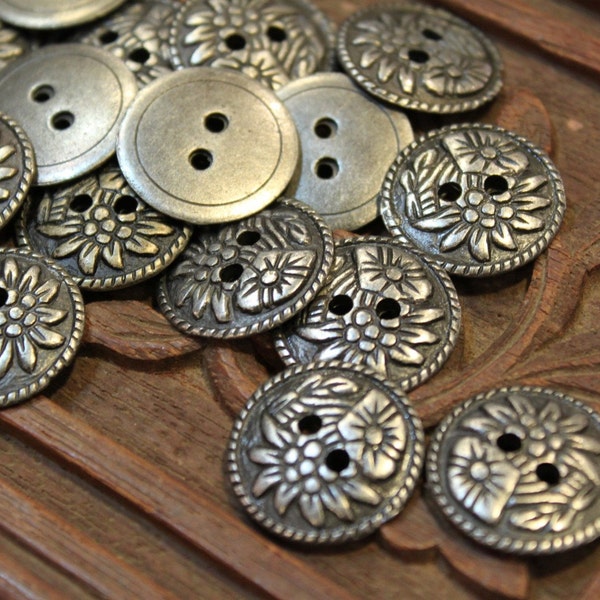 Lot of 8 pcs - Round Metal Buttons - Antique Silver Flower Pattern - two holes