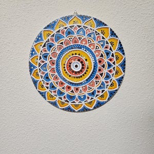 Bright wall hanging lippan art