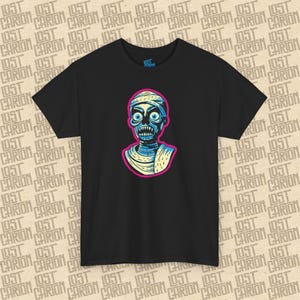 T-shirt mummie Bela van Lost Carton, vintage horror-T-shirt, spookachtig grafisch shirt, uniseks Halloween-top, uniek cadeau voor horrorliefhebbers, gothic T-shirt